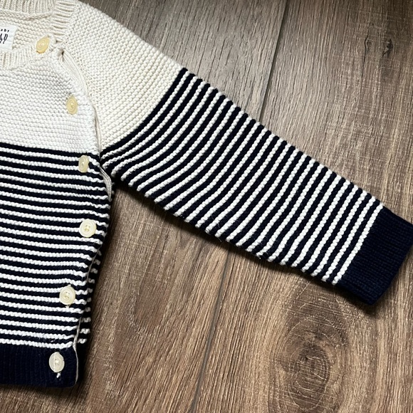 BabyGap Knit Sweater Cream & Navy Size 6-12m - Picture 4 of 7